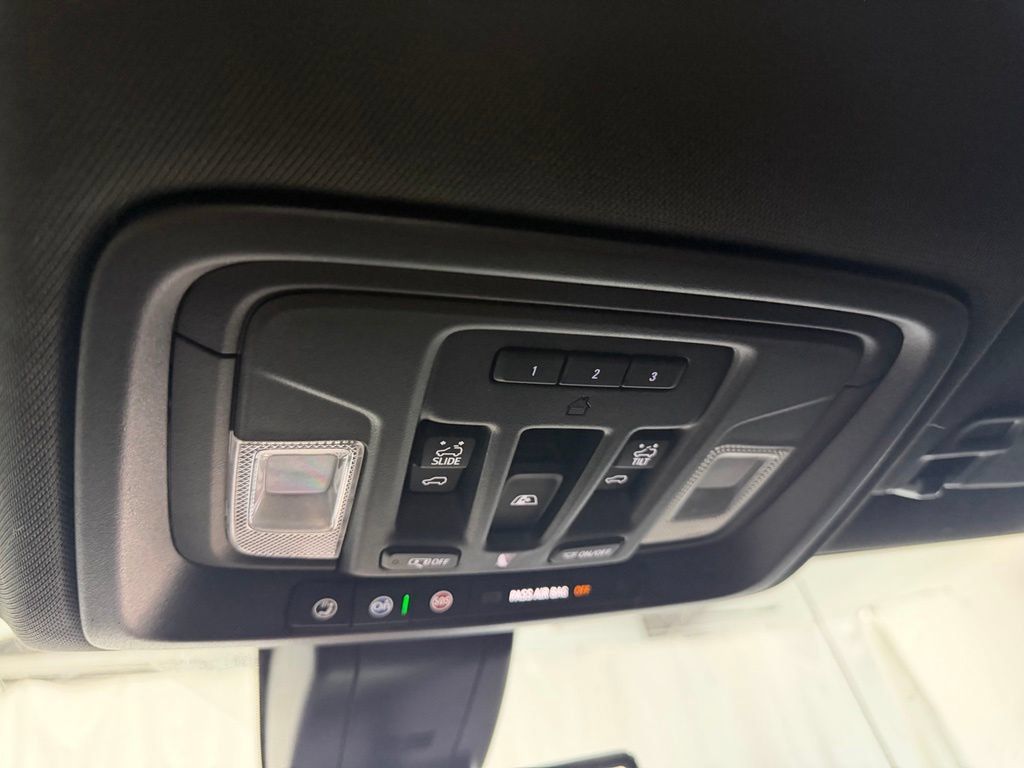 Used 2022 GMC Sierra 1500 AT4 w/ AT4 Premium Package AWD/4WD image 21
