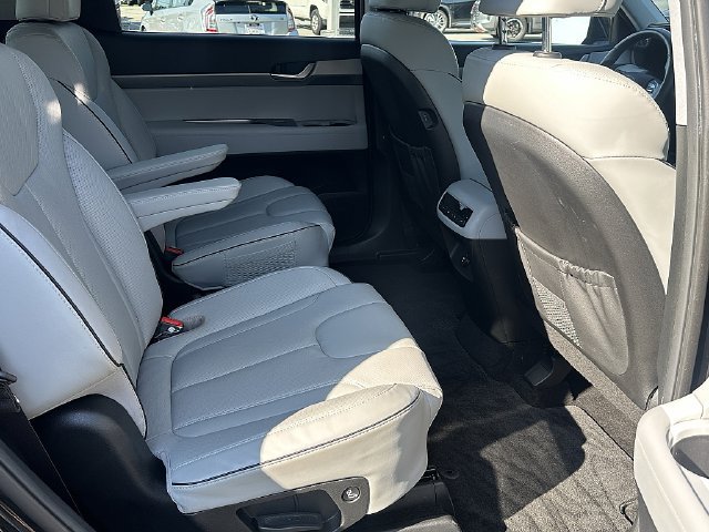 Used 2024 Hyundai Palisade SEL FWD image 13