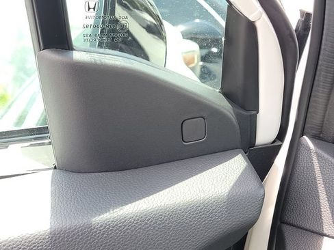 Used 2025 Honda Ridgeline Black Edition image 17