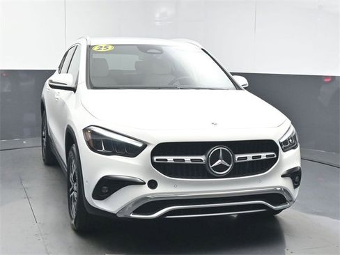 Used 2025 Mercedes-Benz GLA 250 GLA 250 image 2