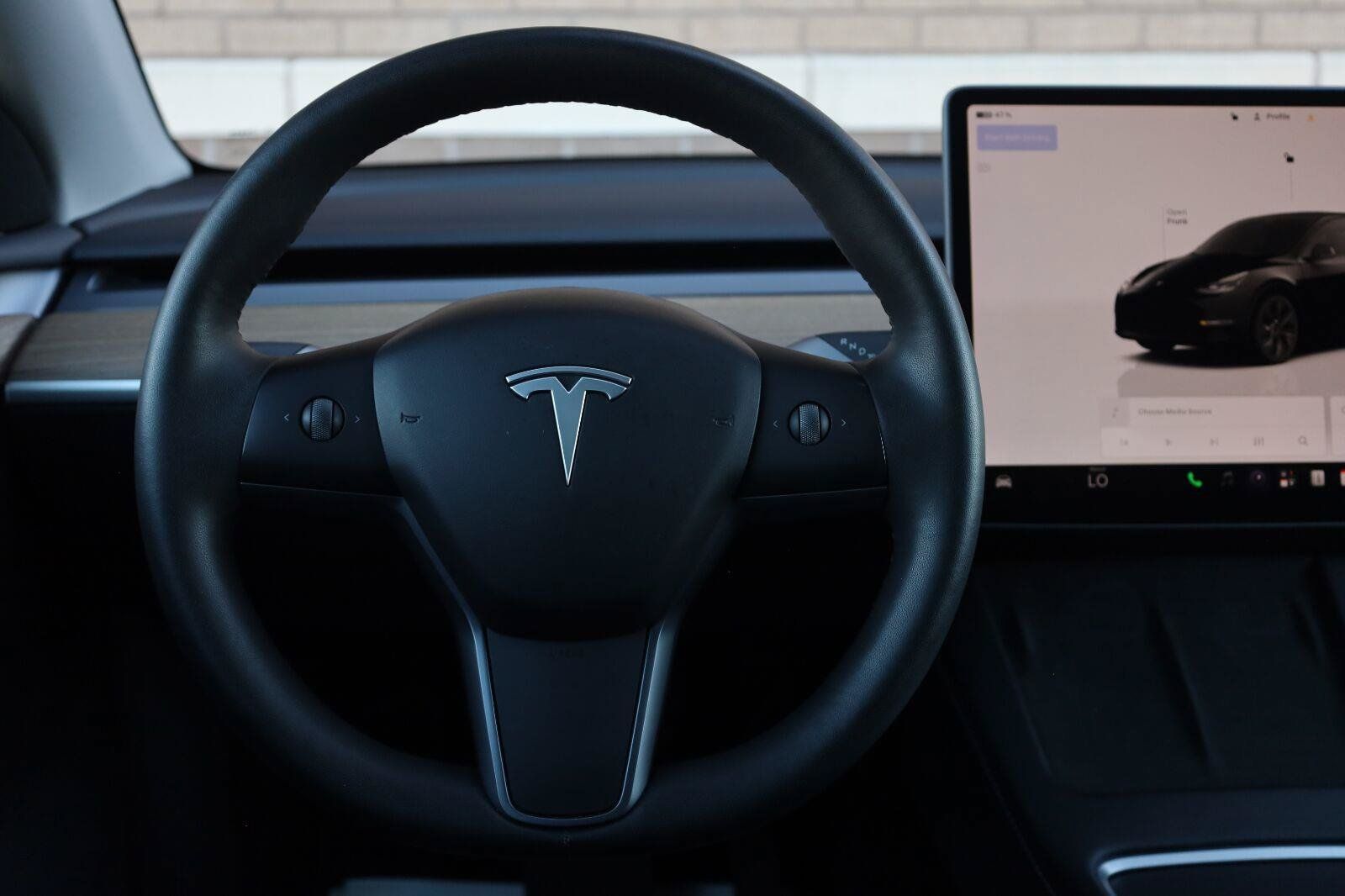 Used 2025 Tesla Model Y Long Range RWD image 31