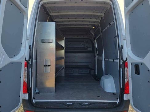 Used 2025 Mercedes-Benz Sprinter 2500 image 20