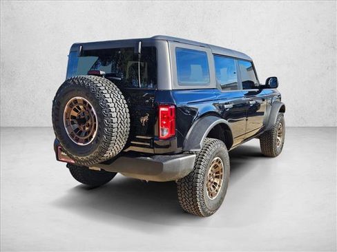 New 2025 Ford Bronco 4-Door image 2
