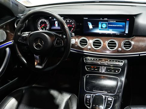 Used 2018 Mercedes-Benz E 300 4MATIC w/ Premium 1 Package image 12