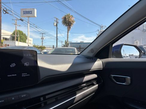 Used 2025 Kia K4 FWD image 36