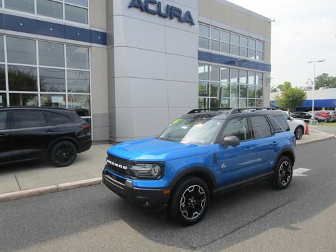 Used 2025 Ford Bronco Sport Outer Banks w/ Outer Banks Tech Package+ AWD/4WD image 1