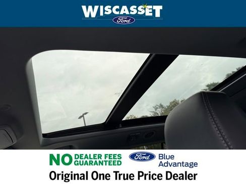 Certified 2022 Ford Explorer XLT w/ Equipment Group 202A image 10