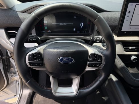Certified 2025 Ford Explorer Active RWD image 18