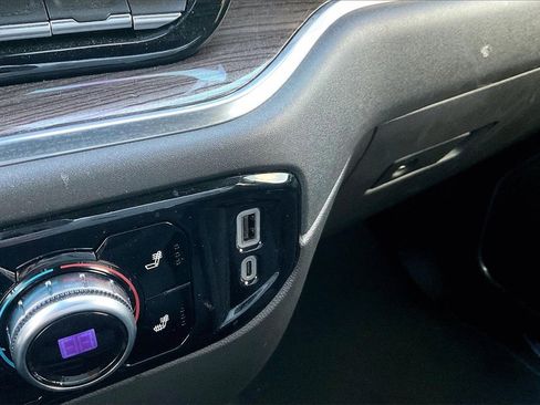 Used 2024 GMC Sierra 1500 Elevation image 19