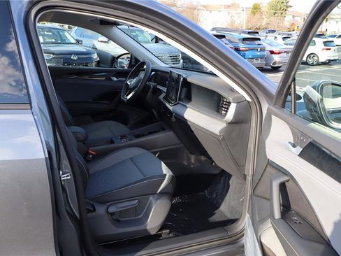 New 2026 Volkswagen Tiguan SE image 27