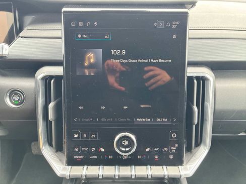 Certified 2025 GMC Acadia Elevation w/ Elevation Premium Package image 13