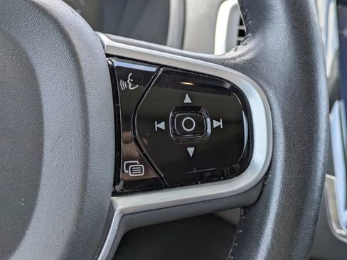 Used 2019 Volvo XC90 T5 Momentum w/ Multimedia Package AWD/4WD image 23