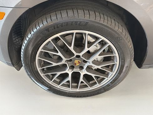 Used 2015 Porsche Macan S AWD/4WD image 11