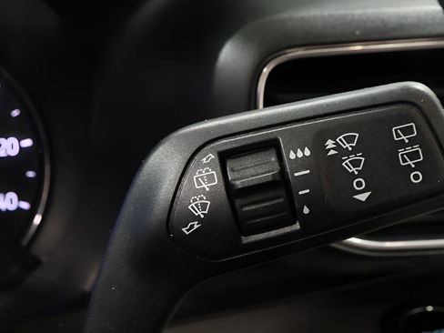 Used 2021 Ford Explorer XLT w/ Equipment Group 202A image 19