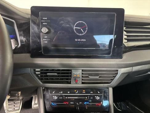 Used 2025 Volkswagen Jetta Sport image 14