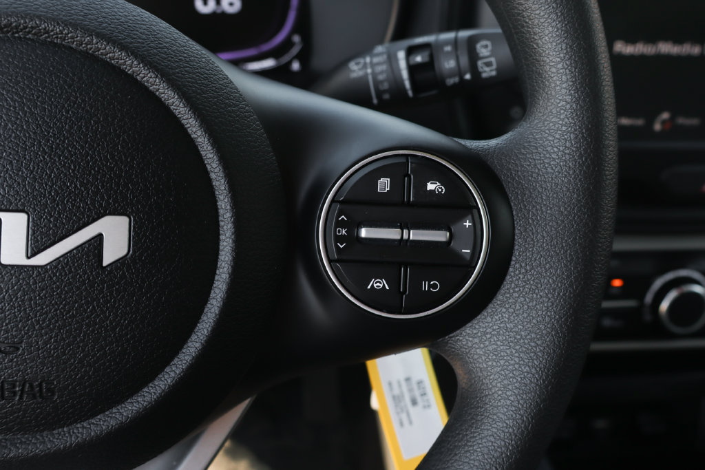 Used 2025 Kia Soul LX w/ LX Technology Package FWD image 26