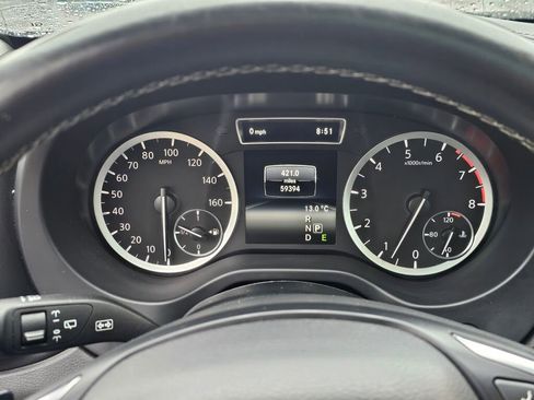 Used 2017 INFINITI QX30 Premium image 29