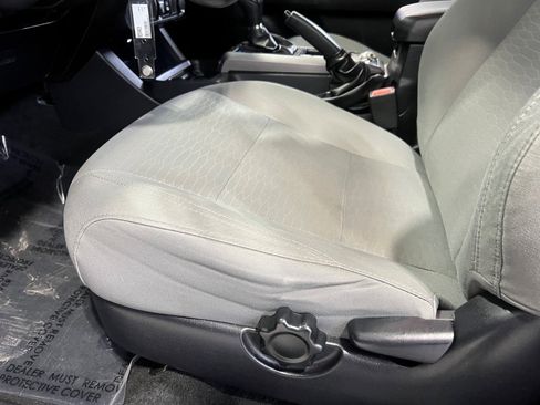 Used 2019 Toyota Tacoma SR5 image 23