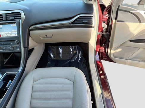 Used 2017 Ford Fusion Energi SE image 17