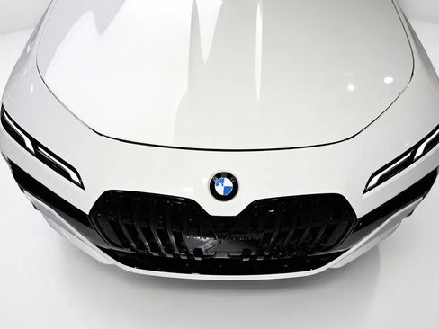 Used 2023 BMW 760i xDrive AWD/4WD image 11