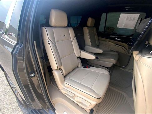 Used 2021 Cadillac Escalade ESV Premium Luxury w/ Driver Assist Tech Package AWD/4WD image 24