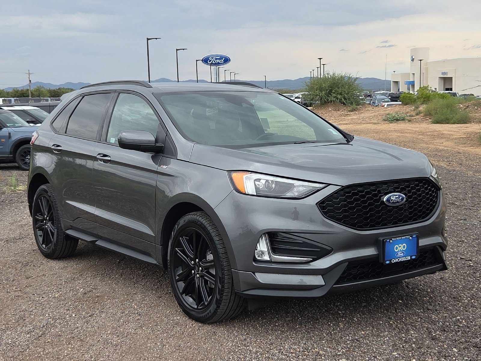 Certified 2024 Ford Edge ST-Line AWD/4WD image 3
