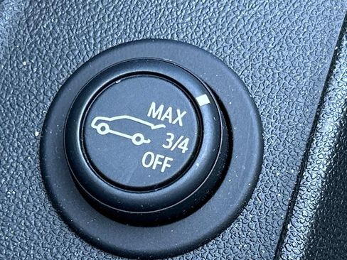 Used 2023 Chevrolet Equinox LT FWD image 27