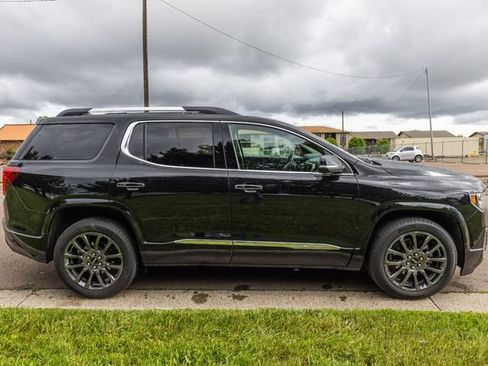 Used 2023 GMC Acadia Denali w/ Black Diamond Edition AWD/4WD image 4
