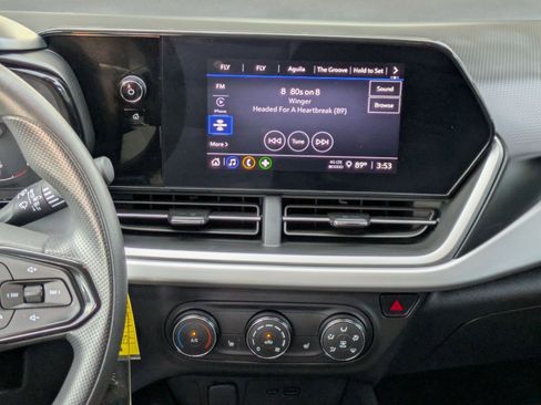 Used 2024 Chevrolet Trax LS w/ LS Convenience Package FWD image 18