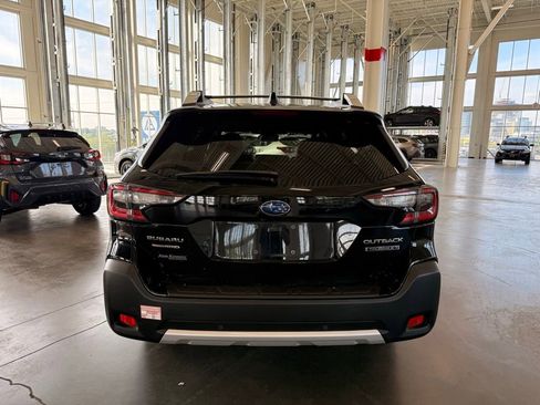 Used 2023 Subaru Outback Touring XT AWD/4WD image 4