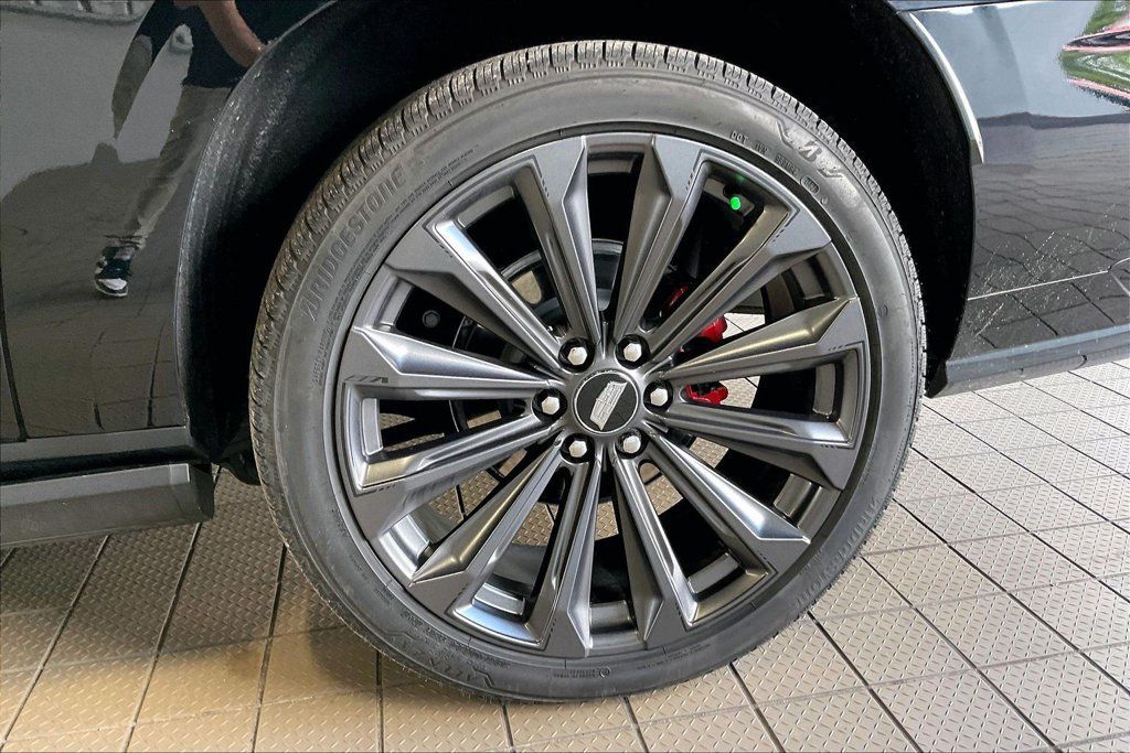 Used 2026 Cadillac Escalade ESV V AWD/4WD image 33