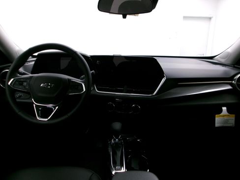 Used 2026 Chevrolet Trax ACTIV w/ Driver Confidence Package FWD image 9
