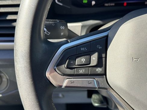 Used 2022 Volkswagen Atlas Cross Sport SE image 26