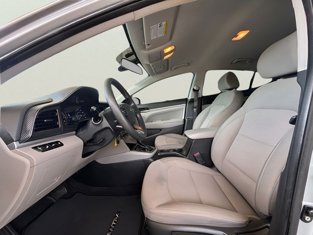 Used 2020 Hyundai Elantra SEL FWD image 28