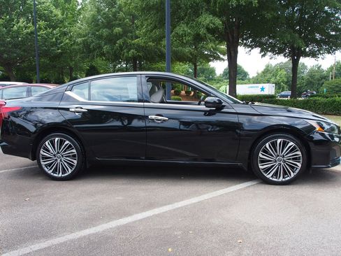 Used 2023 Nissan Altima 2.5 SL AWD/4WD image 8