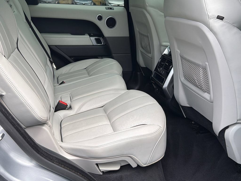 Used 2016 Land Rover Range Rover Sport HSE AWD/4WD image 13