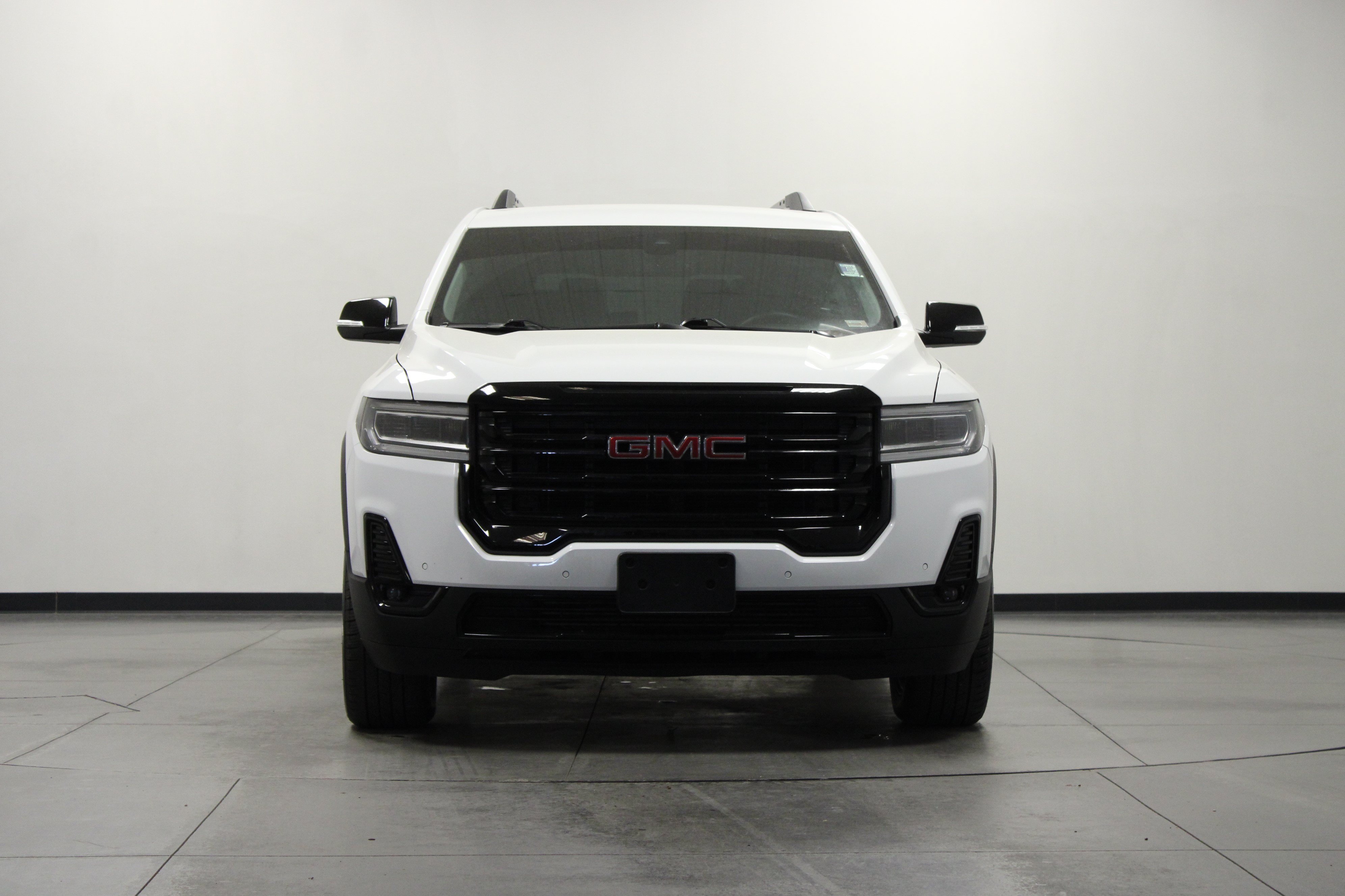 Used 2023 GMC Acadia SLT w/ Elevation Edition FWD image 9