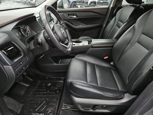 Used 2023 Nissan Rogue SV w/ SV Premium Package image 23