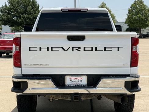 Used 2024 Chevrolet Silverado 2500 LT AWD/4WD image 5
