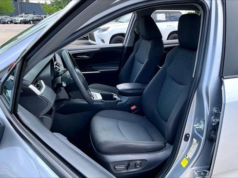 Used 2024 Toyota RAV4 XLE image 7