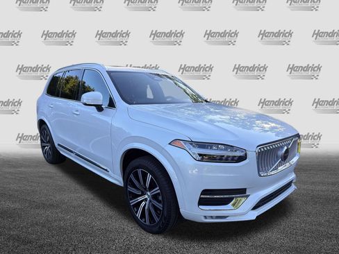 Certified 2025 Volvo XC90 B5 Core AWD/4WD image 2
