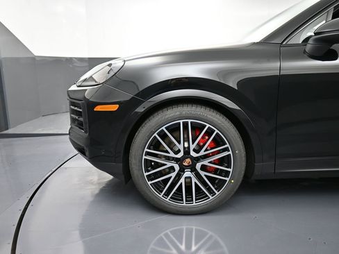 New 2026 Porsche Cayenne S image 12