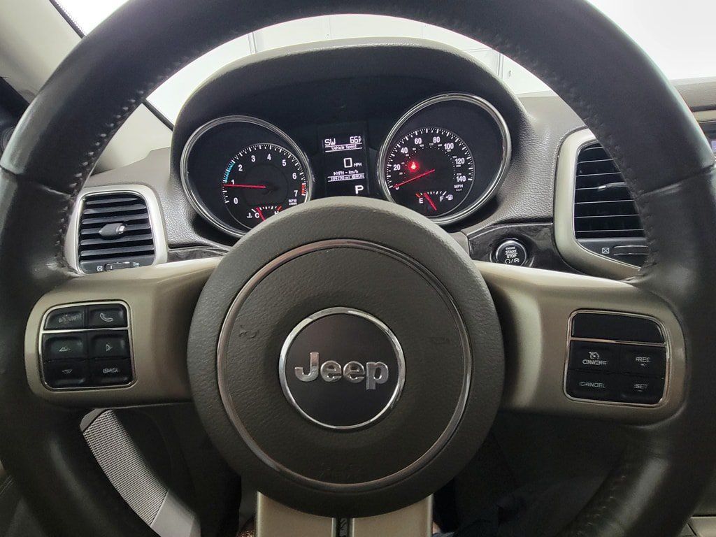 Used 2013 Jeep Grand Cherokee Laredo AWD/4WD image 18