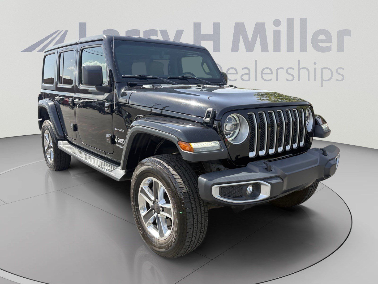 Used 2018 Jeep Wrangler Unlimited Sahara w/ Uconnect 4C Nav & Sound Group AWD/4WD image 7