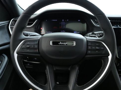 Used 2023 GMC Terrain SLT w/ Elevation Edition image 92