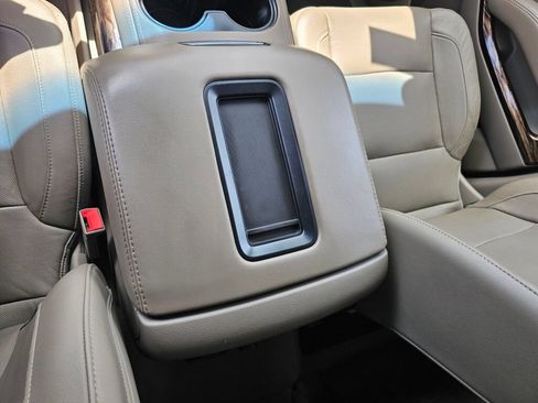 Used 2019 GMC Yukon XL SLT w/ Open Road Package AWD/4WD image 23