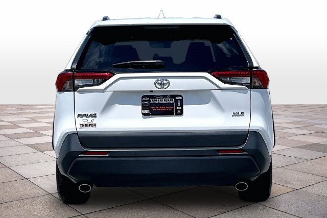 Used 2024 Toyota RAV4 XLE FWD image 4
