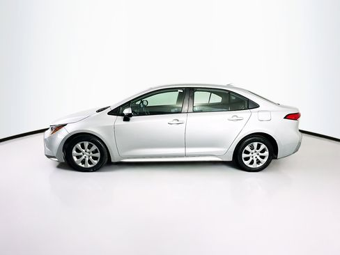 Used 2024 Toyota Corolla LE image 4