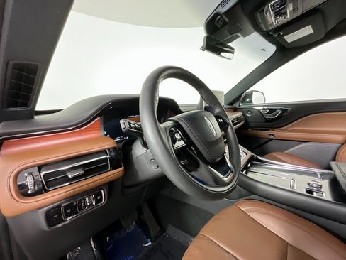 Certified 2024 Lincoln Aviator Reserve w/ Equipment Group 201A image 15