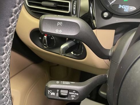 Certified 2023 Porsche Macan AWD/4WD image 41